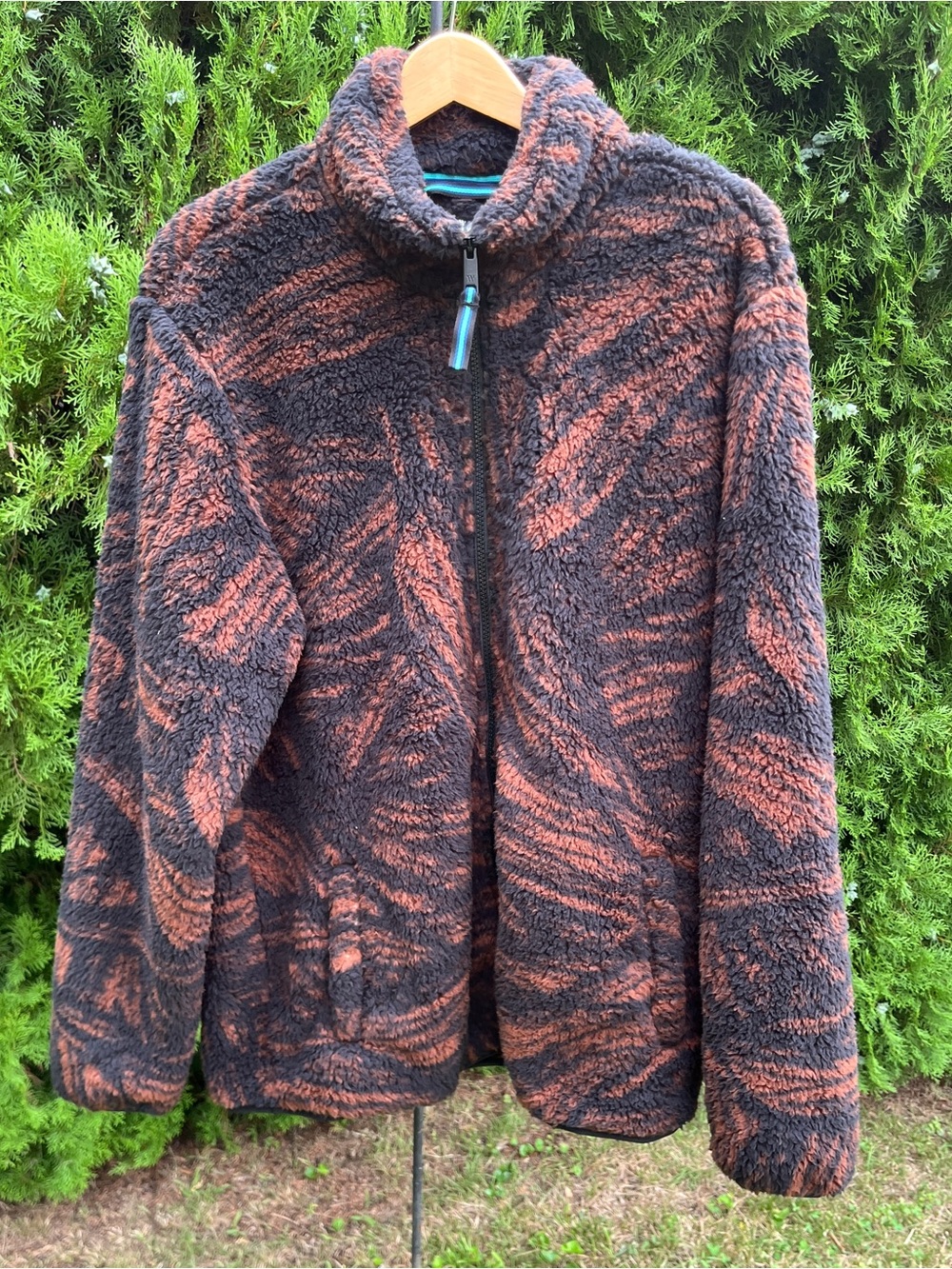 NWT Houston White Plush Zip-Up Fleece Jacket in Black and Rust
